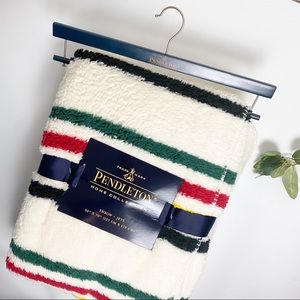 Pendleton cozy fleece throw blanket stripe